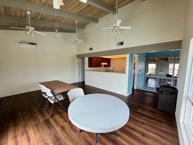 Building Photo - 3462 Del Amo Blvd
