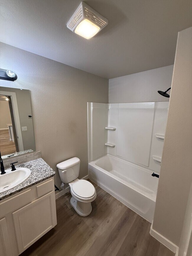 Building Photo - Available Now!! 4/2/2 in Frenship ISD