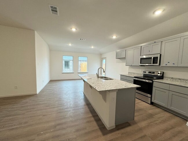 Building Photo - New Beginnings Start With AMRR: 3 BD Suburban Style Neighborhood!