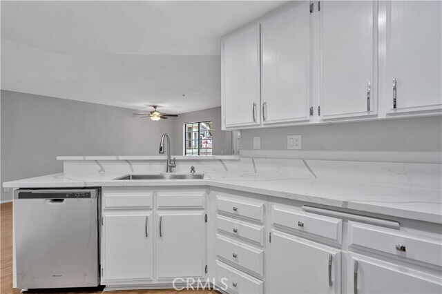Building Photo - 290 Spruce Ct