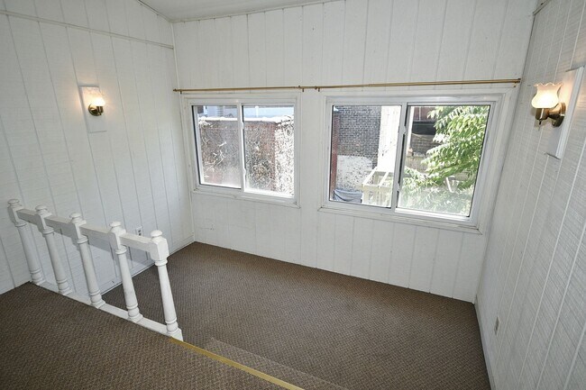 Building Photo - 1606 Bingham St