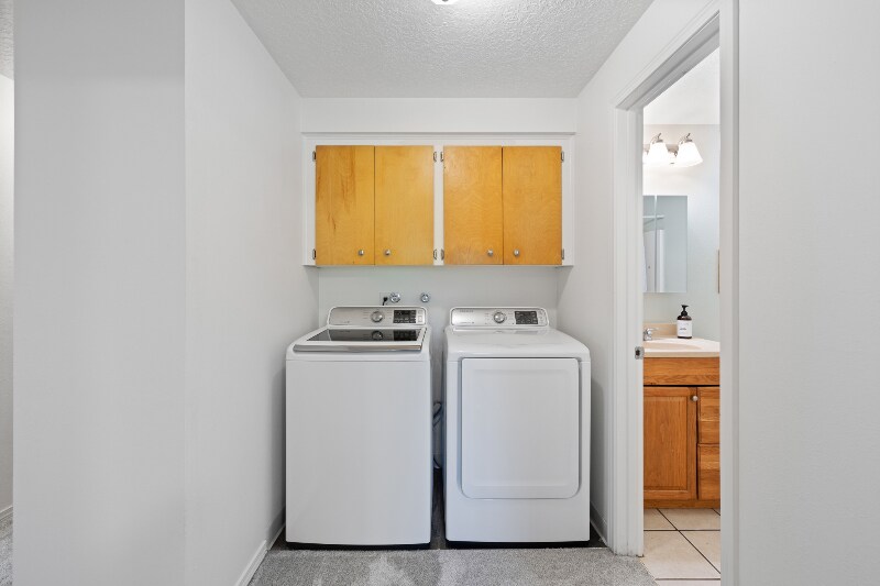 Building Photo - 1014 Laredo Cir