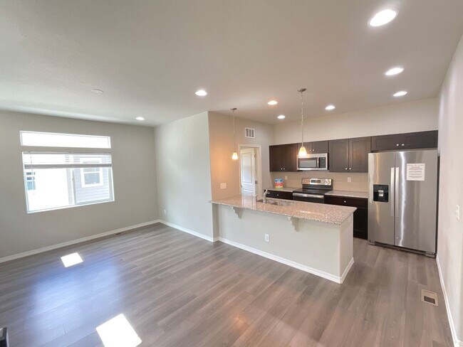 Building Photo - 2 Bedroom Home Available Near S Union Blvd & Martin Luther Kings Jr Bypass!