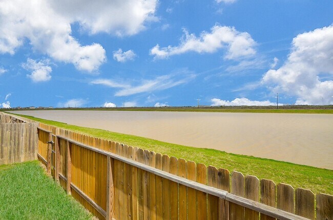 Building Photo - 2037 Mule Ridge Dr