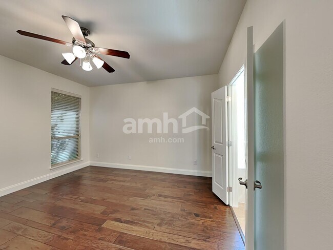 Building Photo - 1518 Melanie Trail