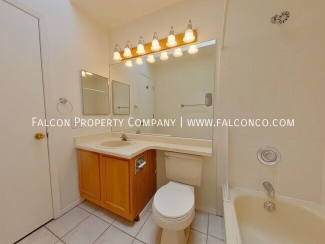 Building Photo - 4205 Vesper Ct