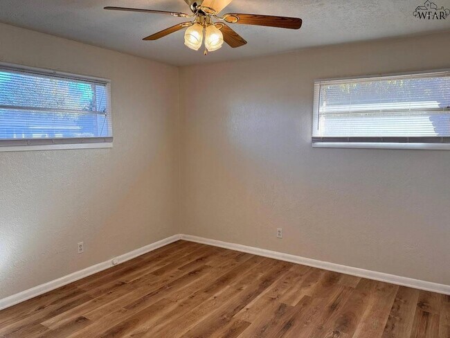 Building Photo - 4200 University Ave