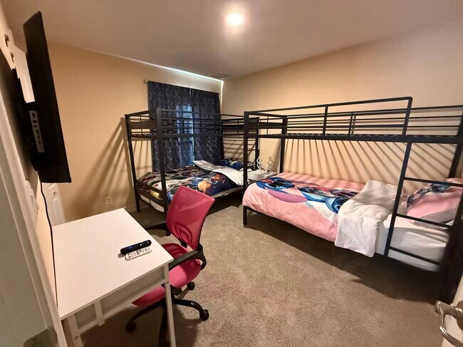 Building Photo - 409 SW 8th St