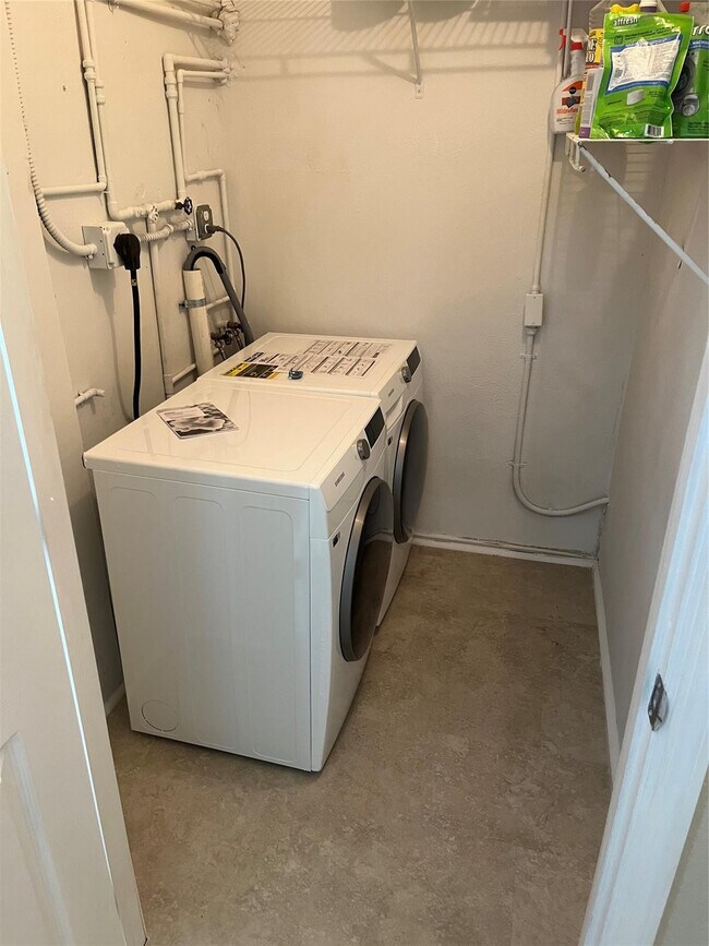 Building Photo - 101 Fronton Blvd