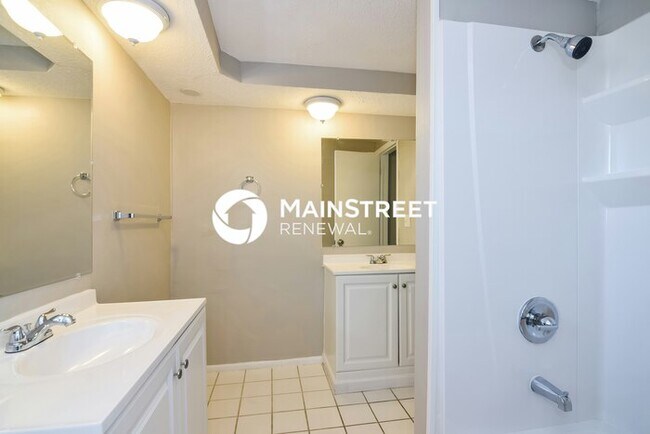 Building Photo - 3 Bedroom Pet-Friendly Home in Port Richey, FL with Main Street Renewal