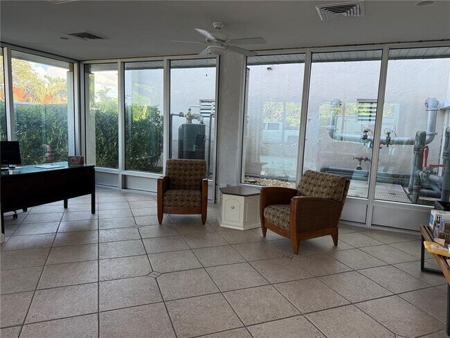 Building Photo - 1100 Imperial Dr