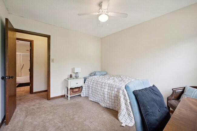 Building Photo - 3 bedroom home close to Duke Avaialble Ear...