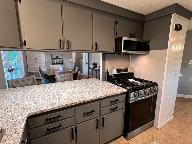 Building Photo - 49 Ramsay St