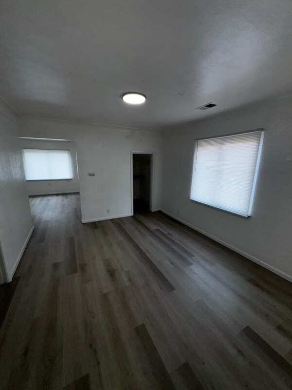 Building Photo - 3104 Franklin Ave