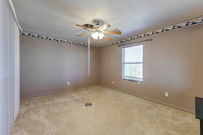 Building Photo - 4201 Thunder Creek Dr