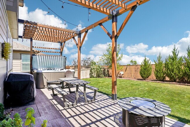 Building Photo - "Spacious 4-Bedroom Retreat with 2.5 Baths in Reunion!"
