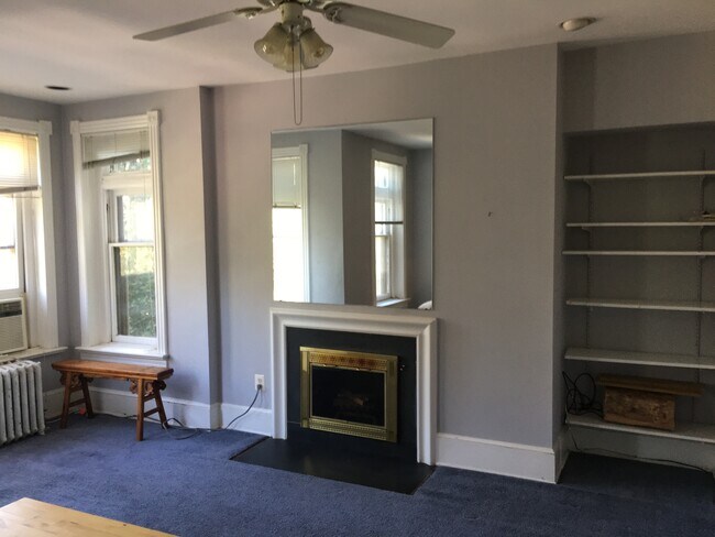 Building Photo - 219 C St NE