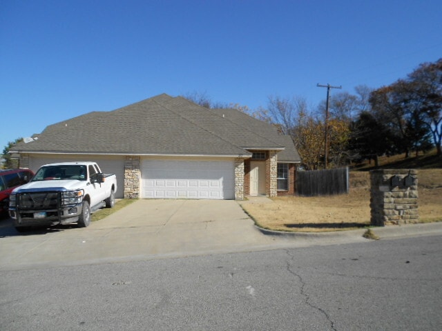 Primary Photo - 3/2.5/2 COMING SOON!!! Great Location