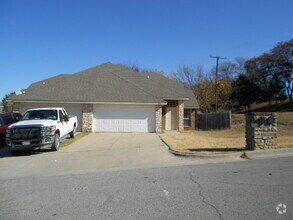 Building Photo - 3/2.5/2 COMING SOON!!! Great Location