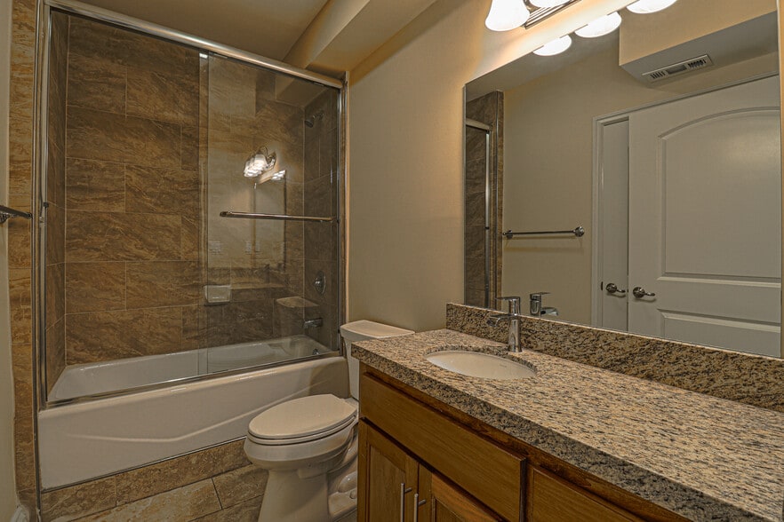 Building Photo - 3674 W Imperial Hwy