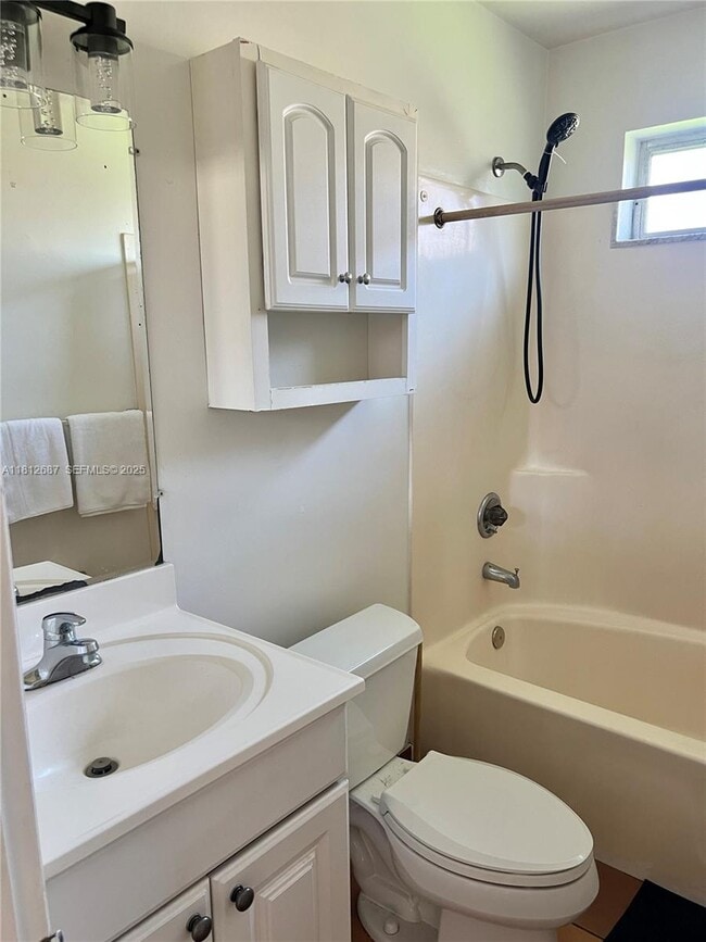 Building Photo - 5133 SW 43rd Terrace