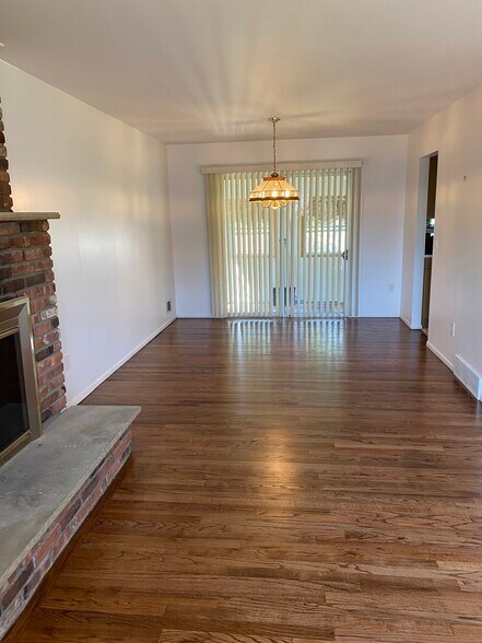 Dining Room - 50 Morgan Rd