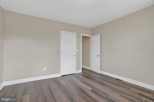 Building Photo - 2942 Arunah Ave