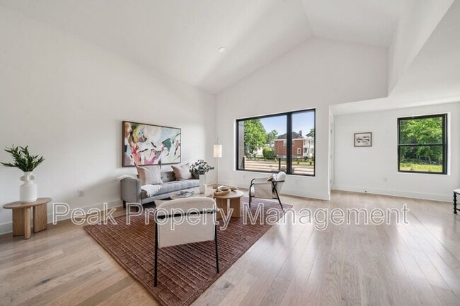 Building Photo - 1609 Pulaski St