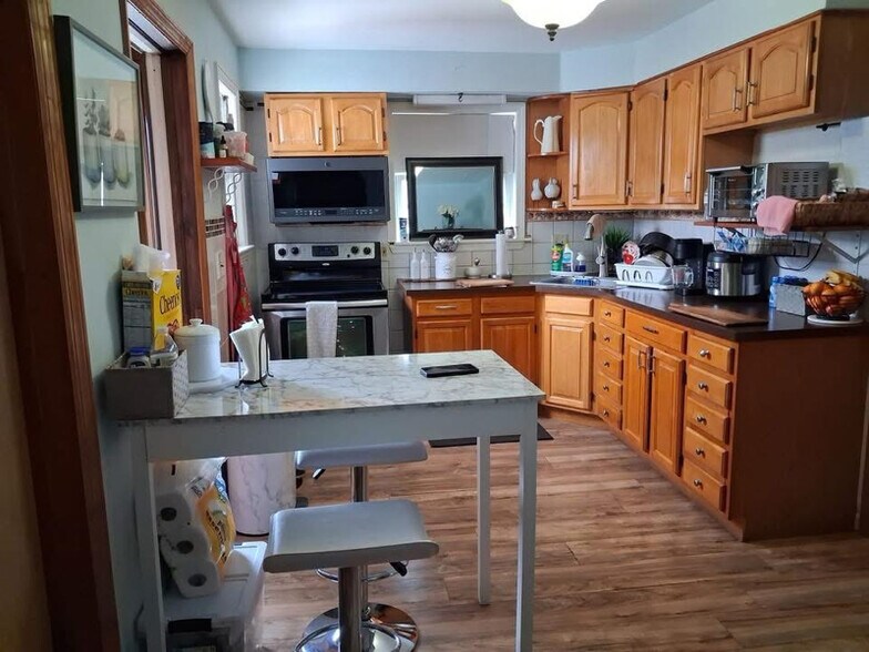 Building Photo - 3 Hermann St