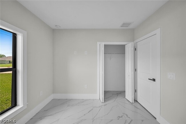 Building Photo - 633 Windermere Dr