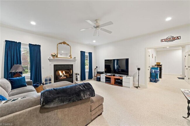 Building Photo - 7517 Henson Forest Dr