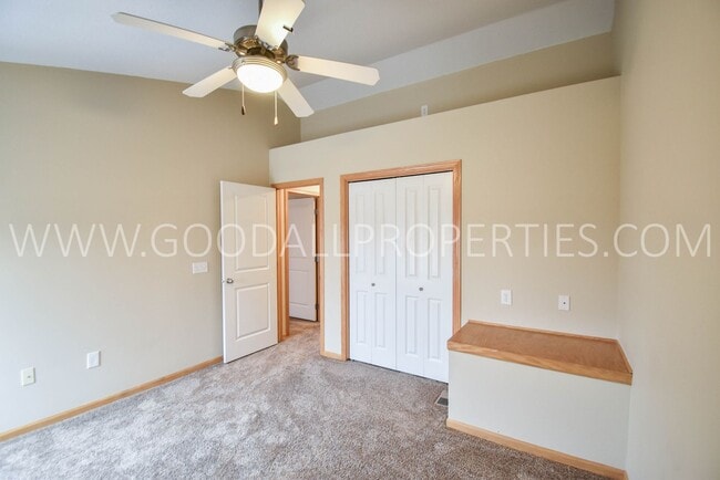 Building Photo - 15404 Townsend Ave