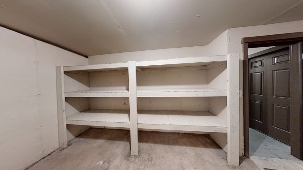 Storage Room - 3925 Mason Loop Rd