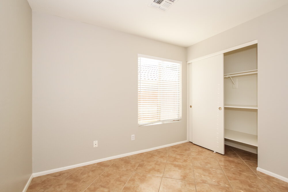 Building Photo - 8818 W Salter Dr