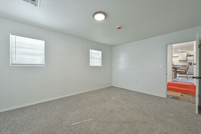 Building Photo - 416 Betty Ln