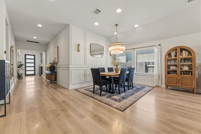 Building Photo - 4505 Post Loop