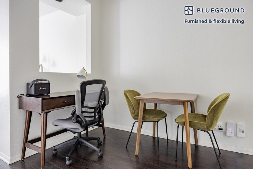 Building Photo - 13603 Marina Pointe Dr