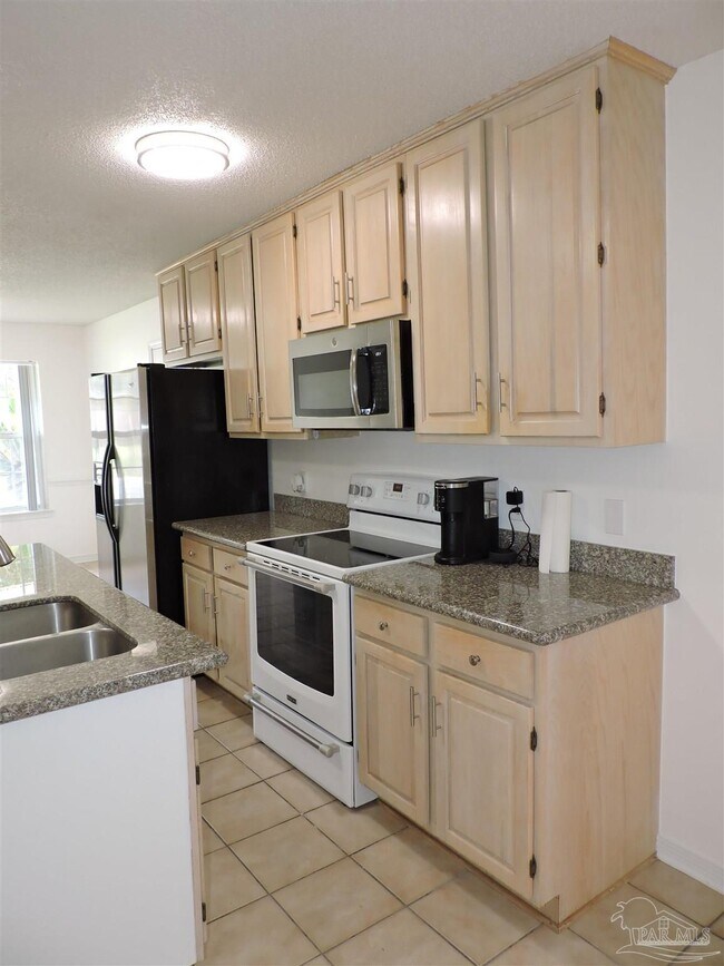 Building Photo - 6340 Summer Lakes Ln