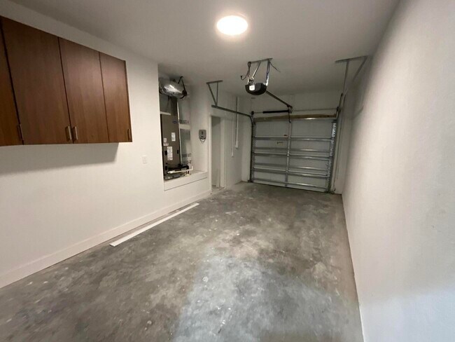 Building Photo - 820 Paddleboard Ct