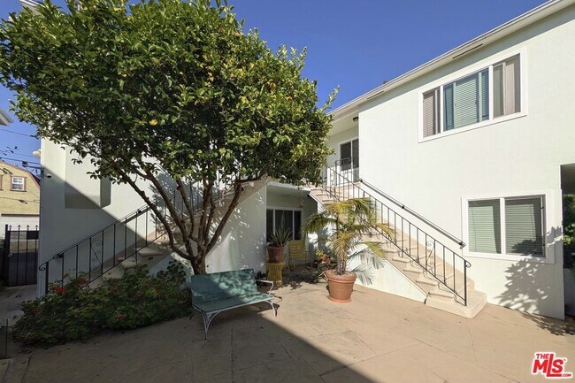 Primary Photo - 729 9th St