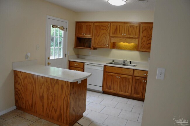 Building Photo - 5871 Locust St