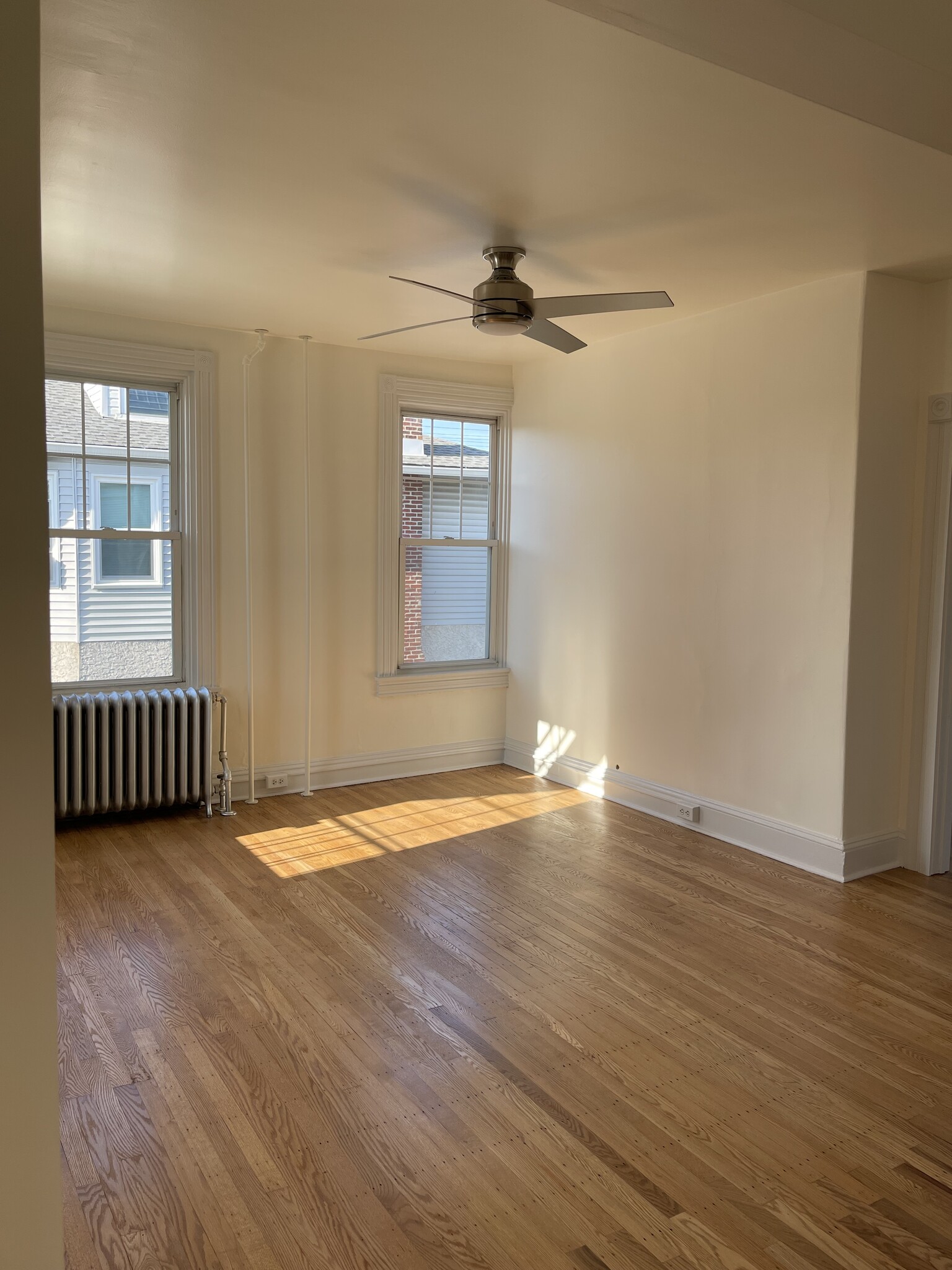 Living room - 1108 Pennsylvania Ave