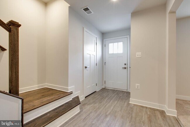 Building Photo - 149 Lyons Crk Dr