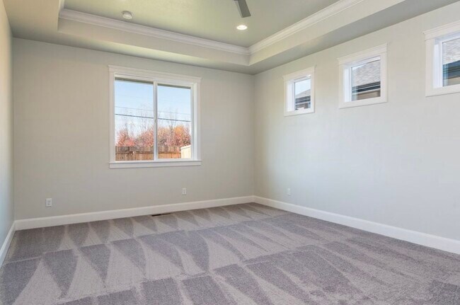 Building Photo - 6845 N Sunglow Ave