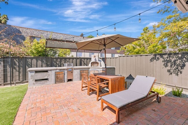 Building Photo - Remodeled Home in near Downtown Mountain View
