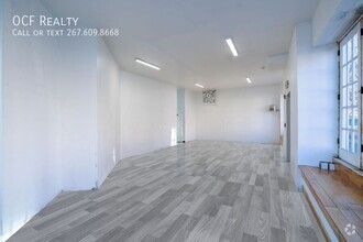 Building Photo - 3826 Lancaster Ave