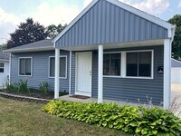 Building Photo - Three Bedroom Home in Northeast Grand Rapids
