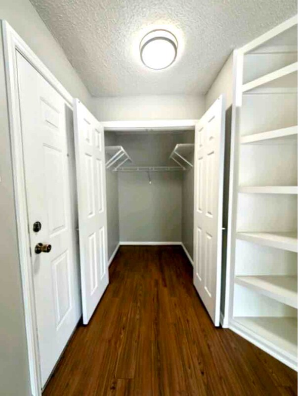 Building Photo - 621 Mill Pond Ct