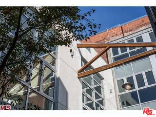 Building Photo - 527 Molino St