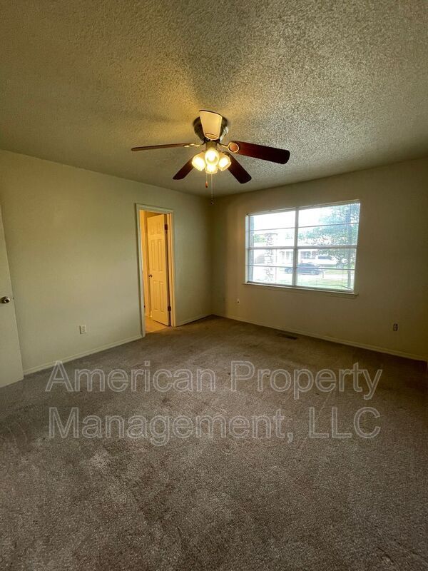 Building Photo - 13240 E 29th Pl